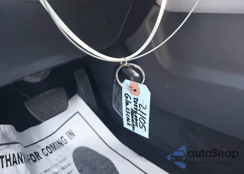 2025 Toyota Grand Highlander Limited z USA, uszkodzony, nr VIN 5TDAAAA55SS020374